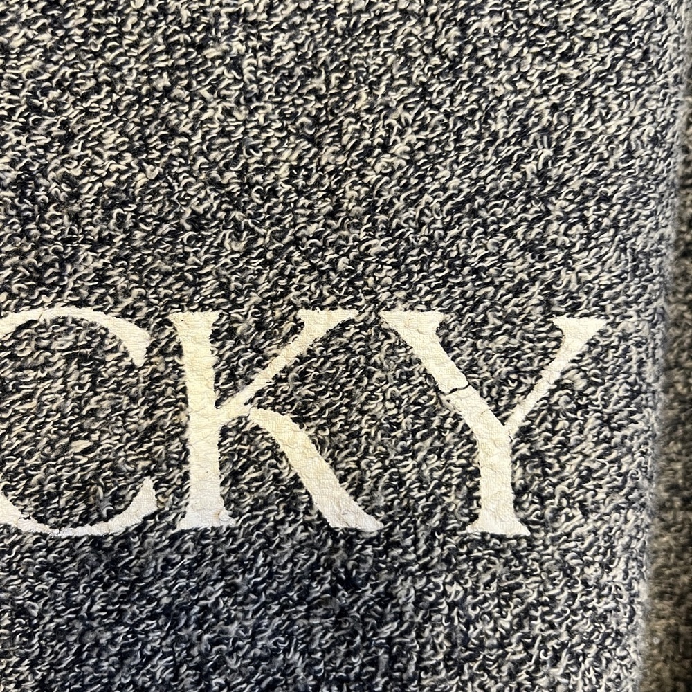 Woolly Threads Kentucky V-Neck Pull Over - Picture 4 of 8